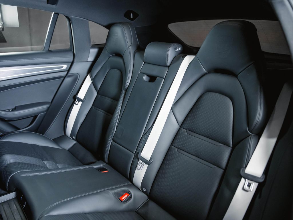 Porsche Panamera 2022