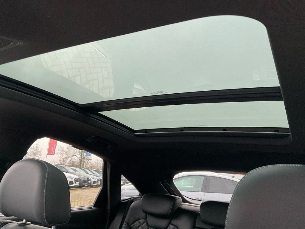 Audi SQ5 2022