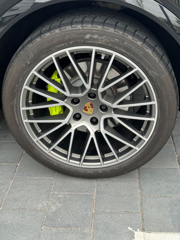 Porsche Cayenne 2022