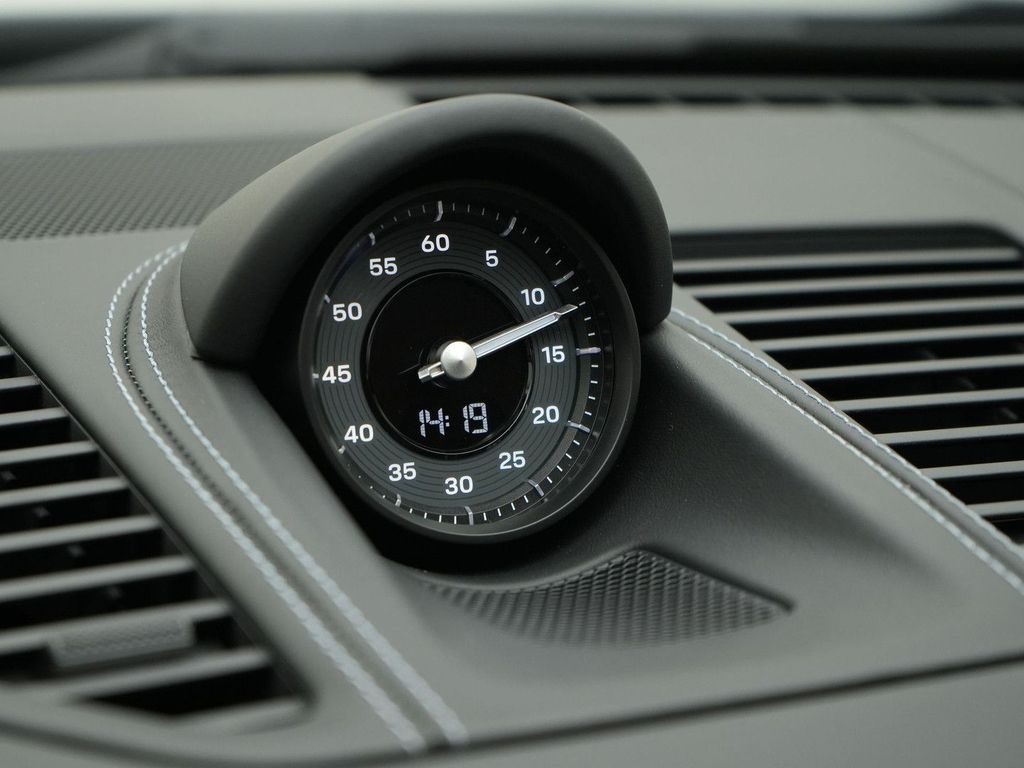 Porsche 992 2025