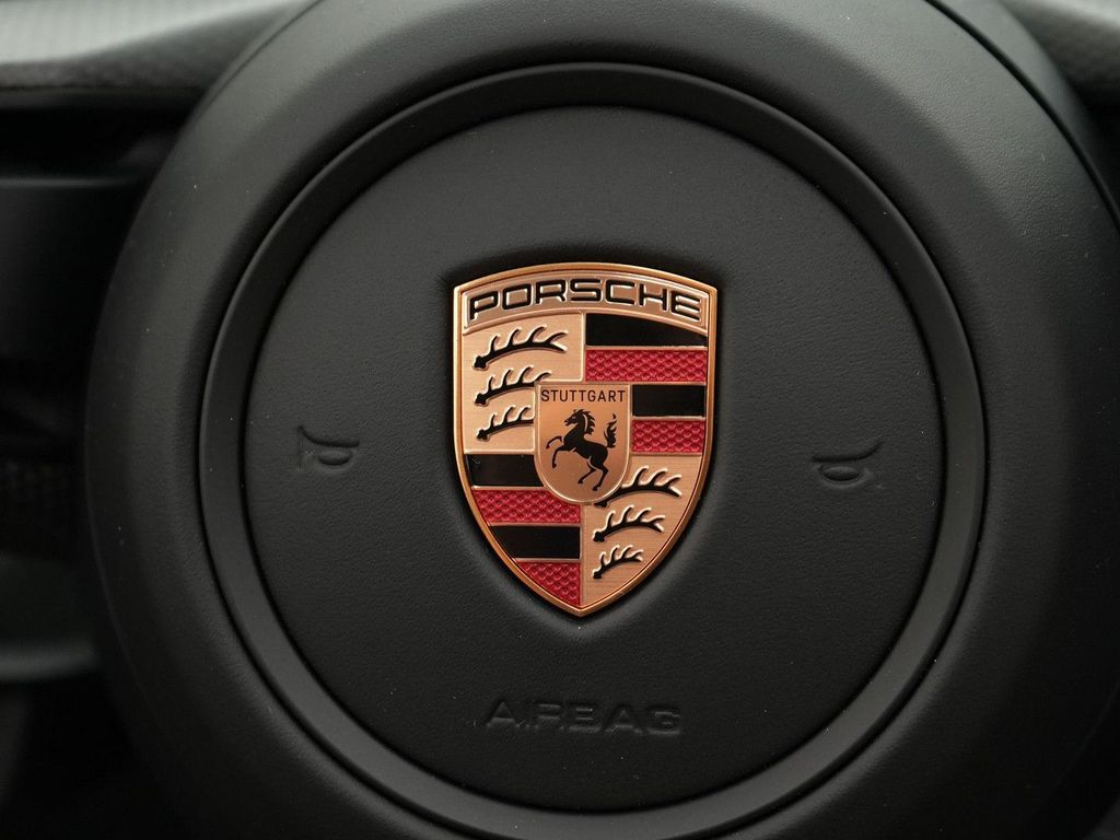 Porsche 992 2025