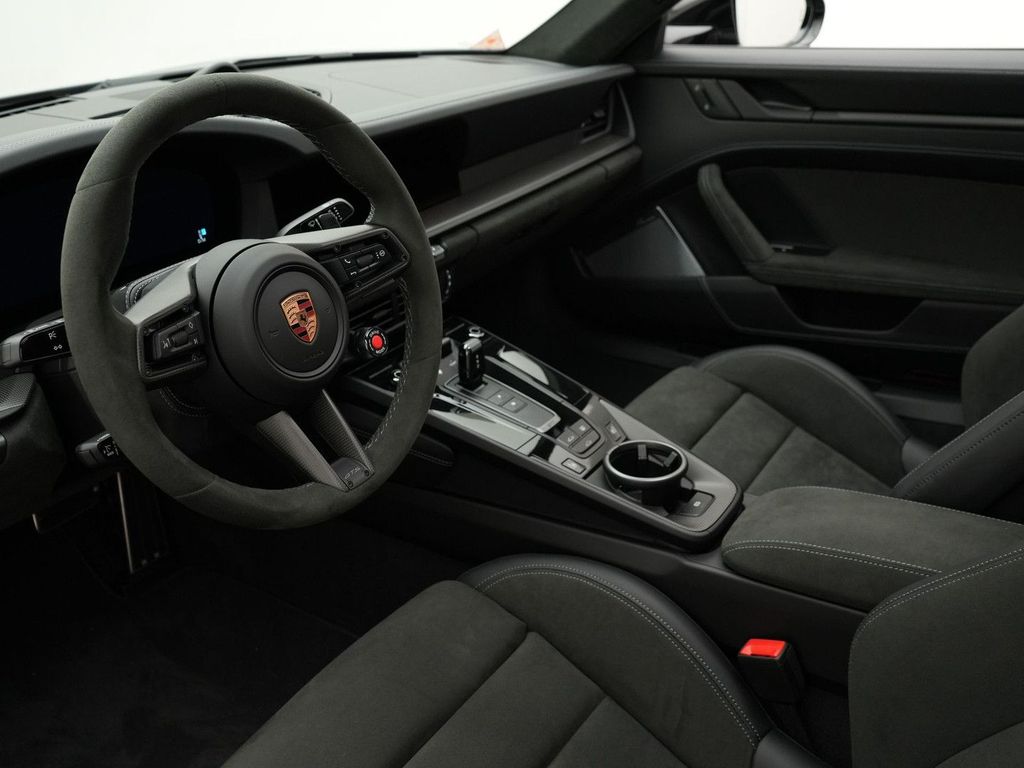 Porsche 992 2025