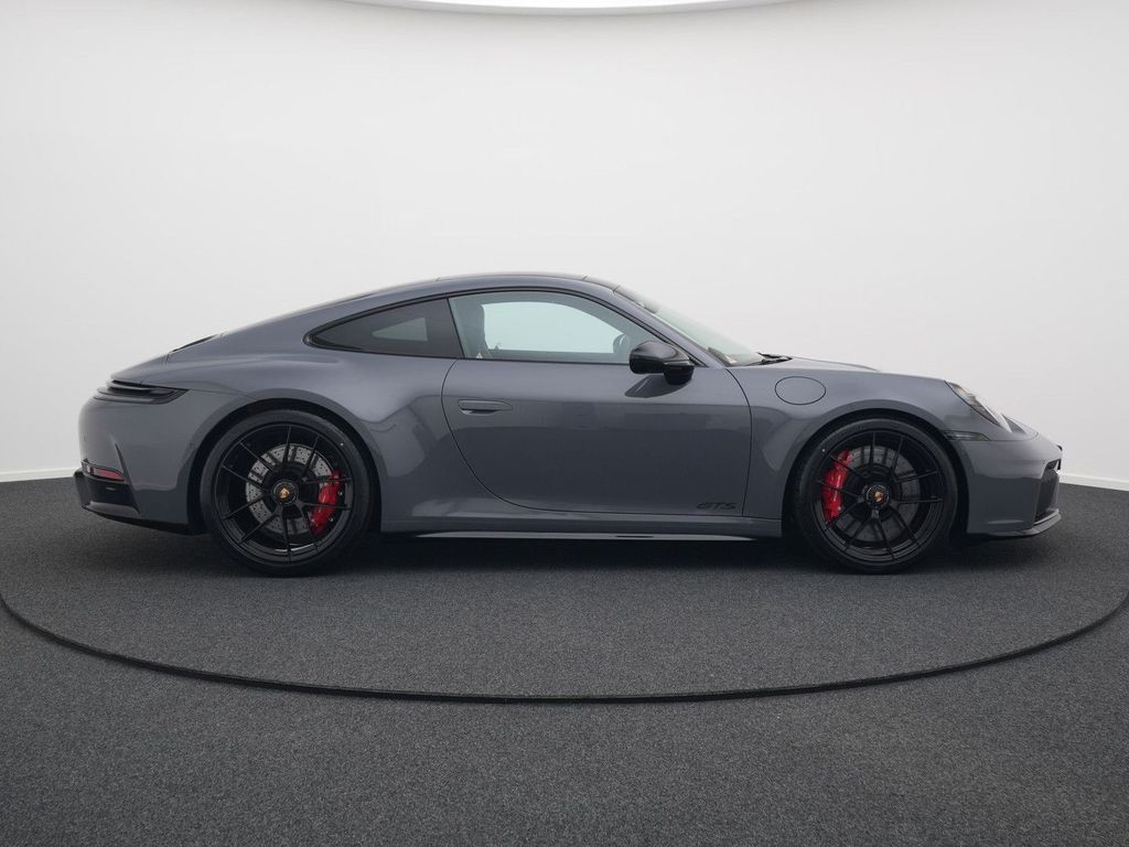 Porsche 992 2025