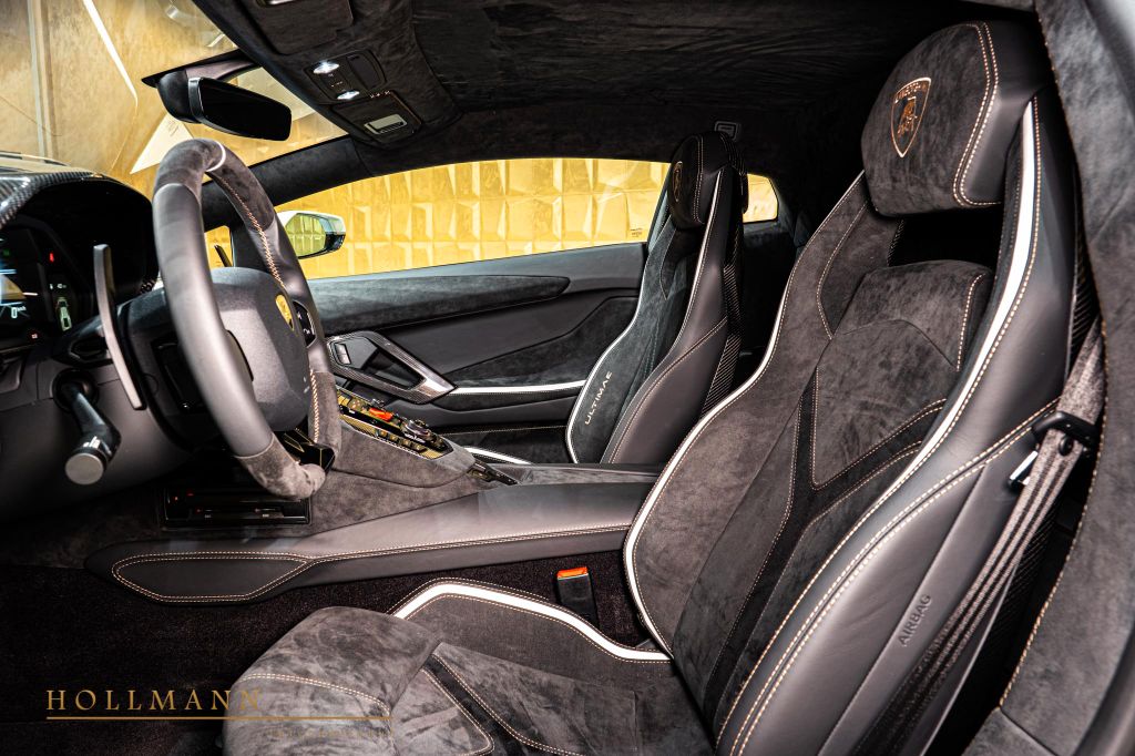 Lamborghini Aventador 2022