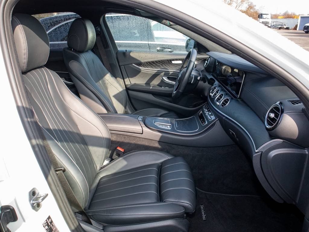 Mercedes-Benz E 300 2022