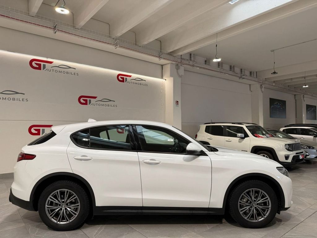 Alfa Romeo Stelvio 2021