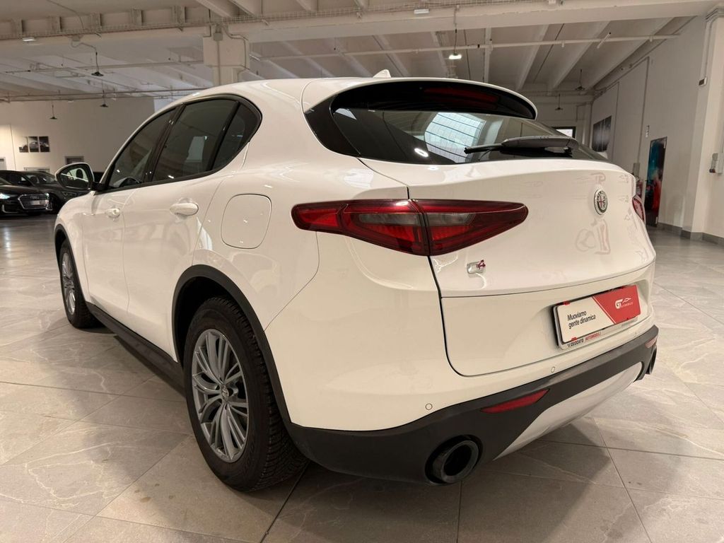 Alfa Romeo Stelvio 2021