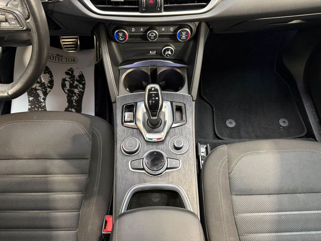 Alfa Romeo Stelvio 2021