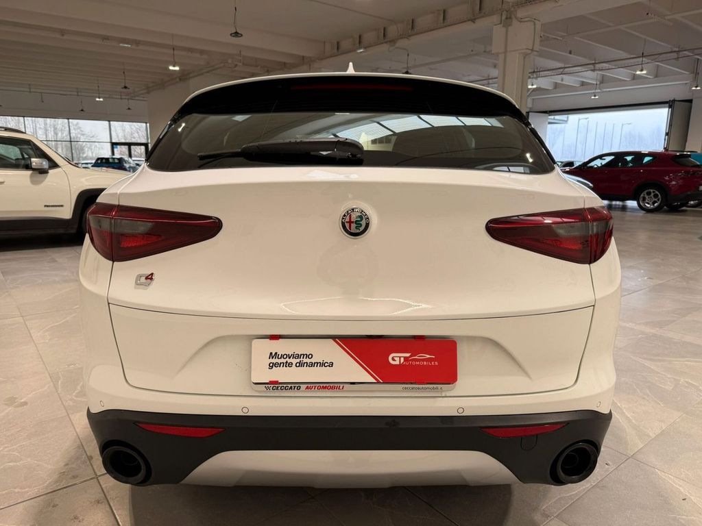 Alfa Romeo Stelvio 2021