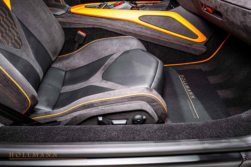 Lamborghini Revuelto