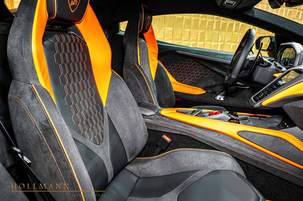 Lamborghini Revuelto