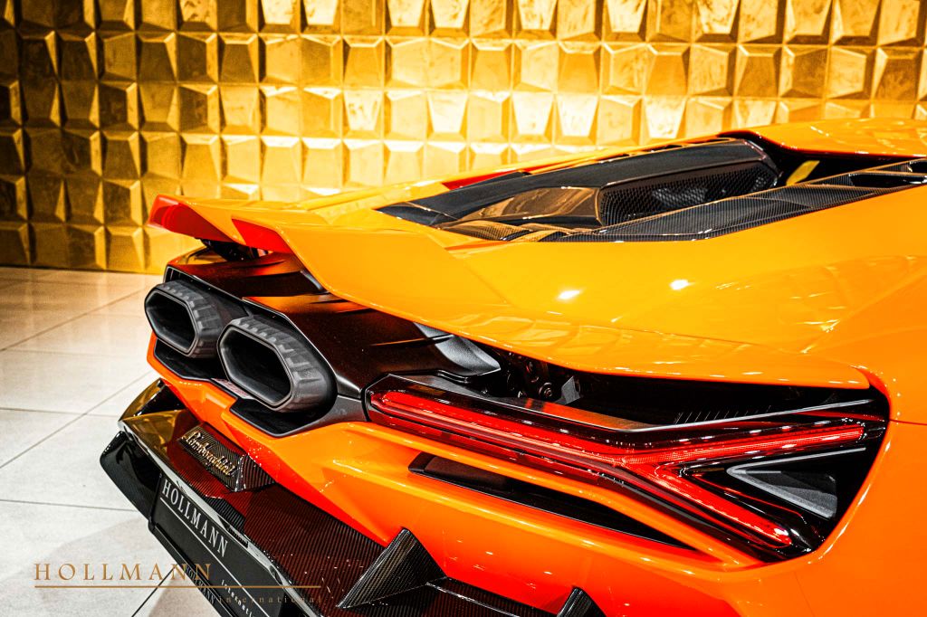 Lamborghini Revuelto