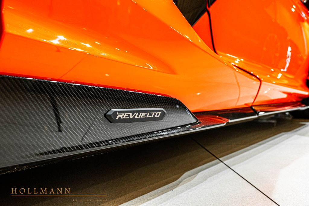 Lamborghini Revuelto