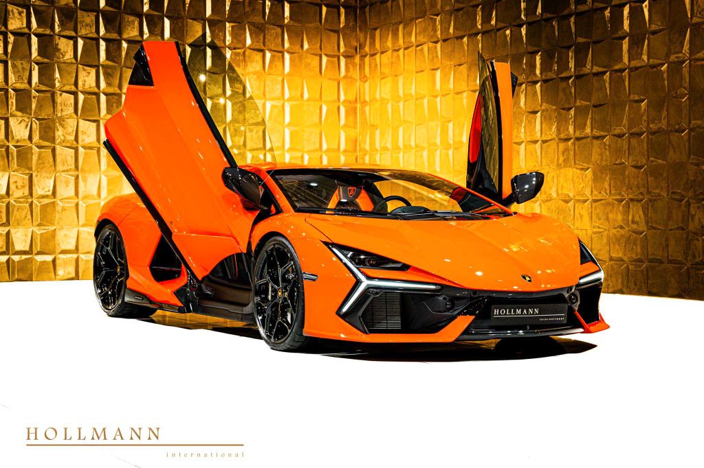 Lamborghini Revuelto