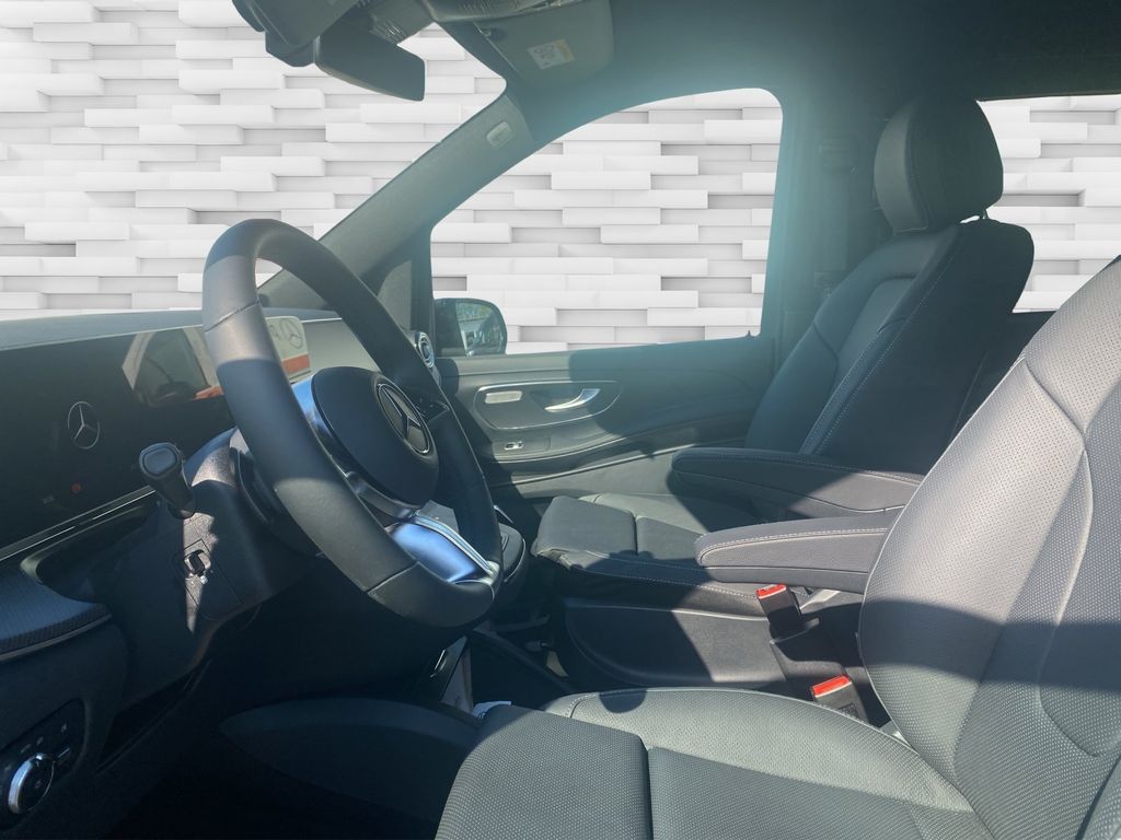 Mercedes-Benz V 300 2025