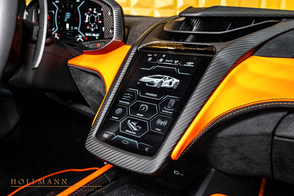 Lamborghini Revuelto