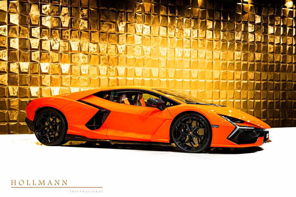 Lamborghini Revuelto