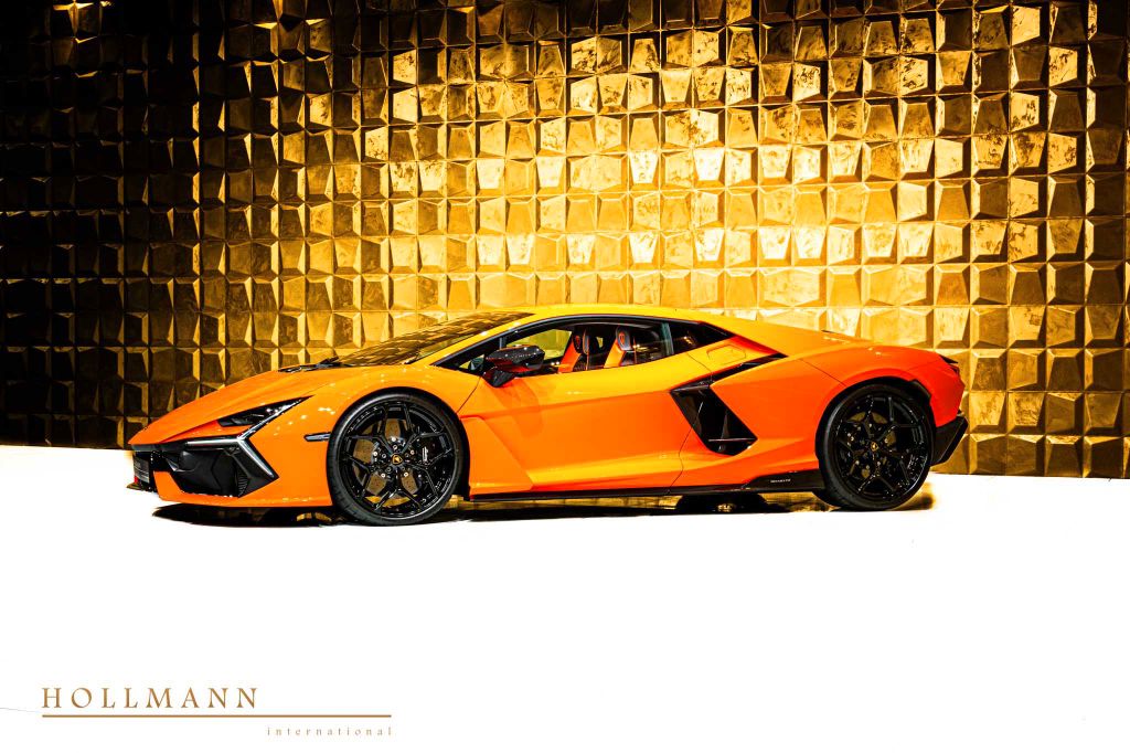 Lamborghini Revuelto