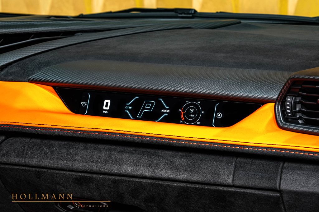 Lamborghini Revuelto