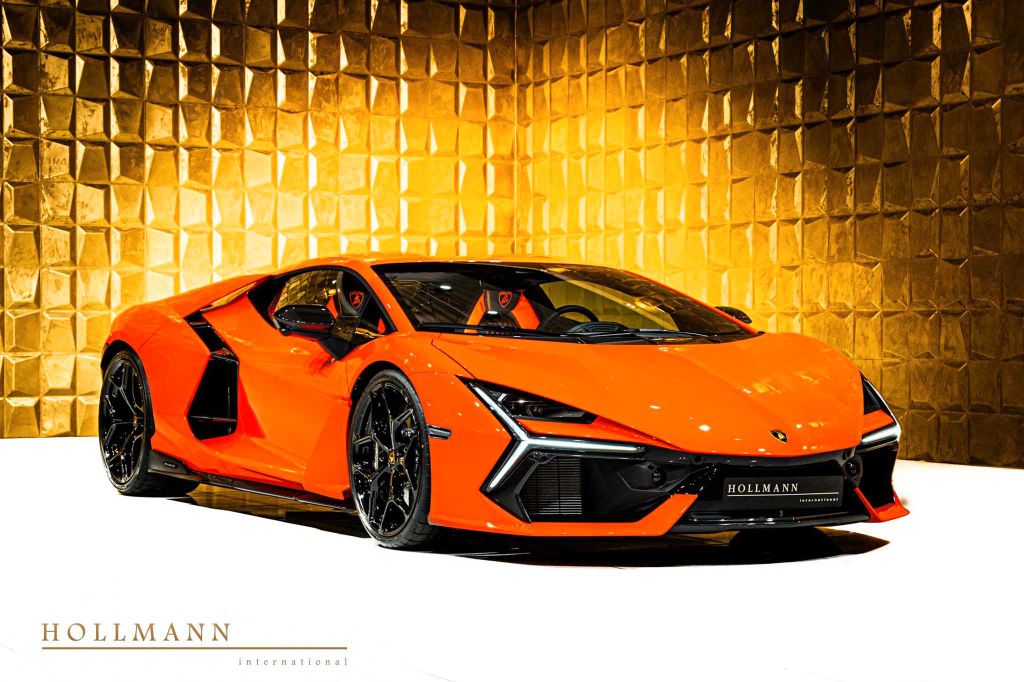 Lamborghini Revuelto