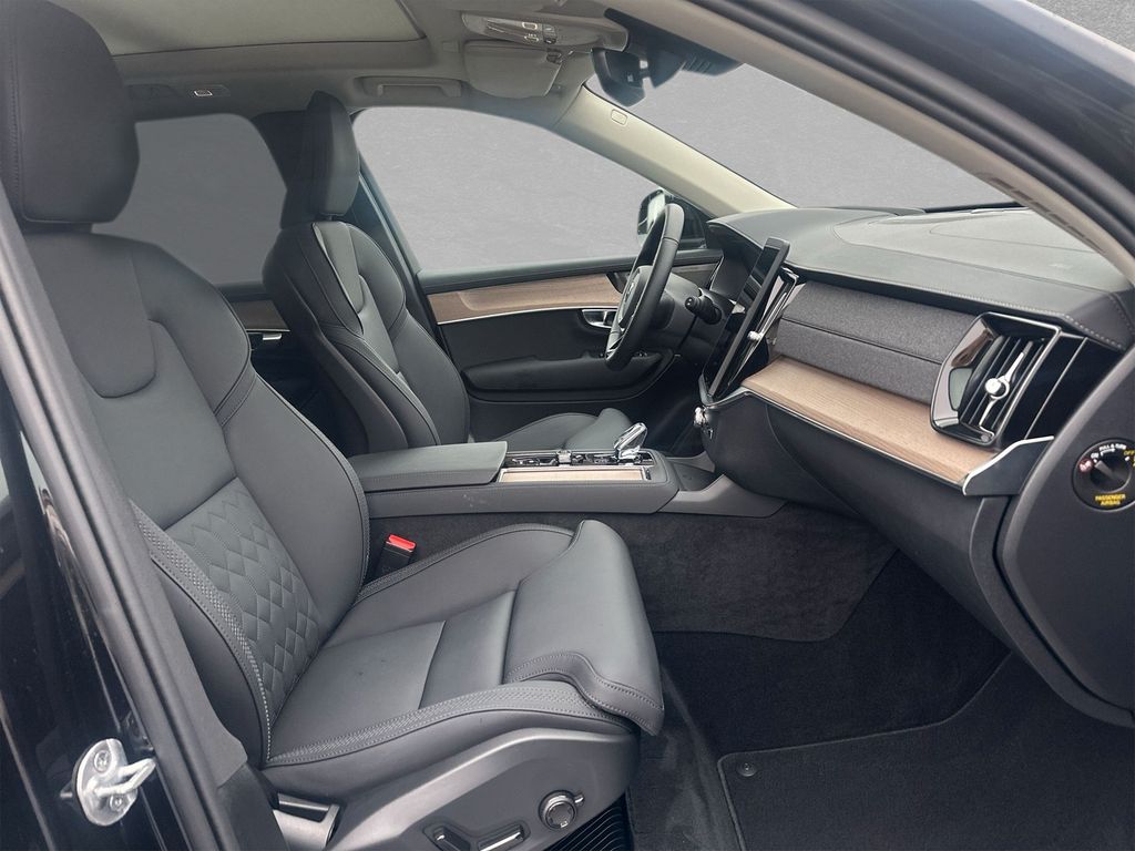 Volvo XC90 2025
