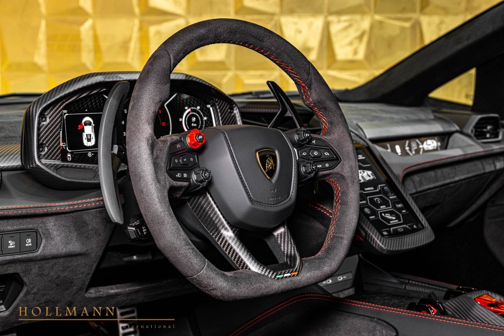 Lamborghini Revuelto