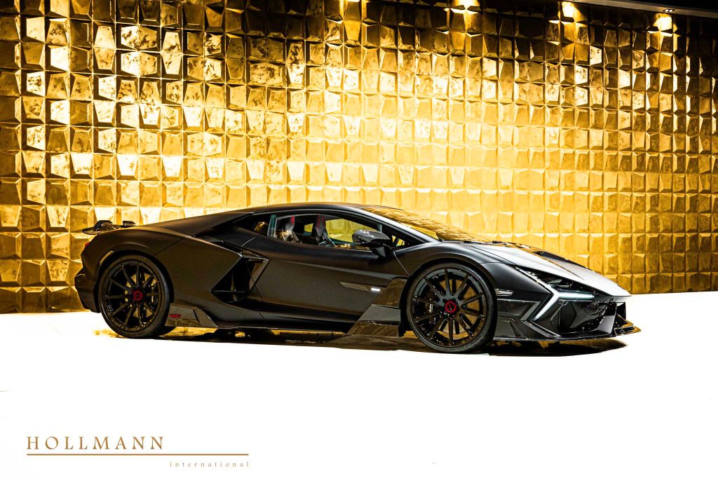 Lamborghini Revuelto