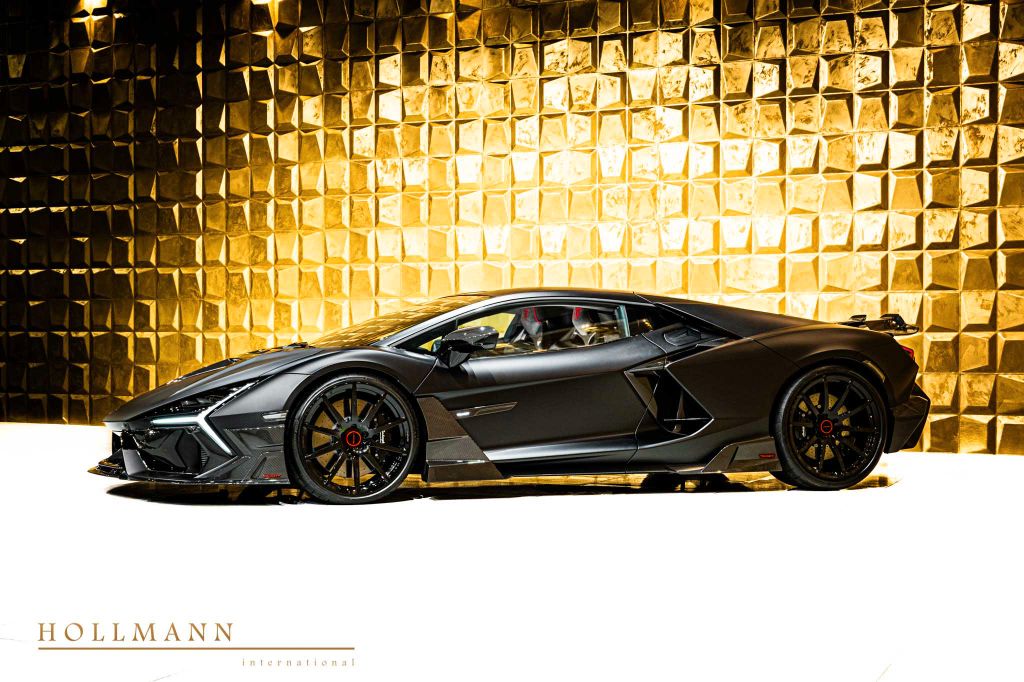 Lamborghini Revuelto
