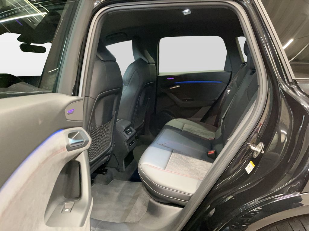 Audi Q6 e-tron 2025
