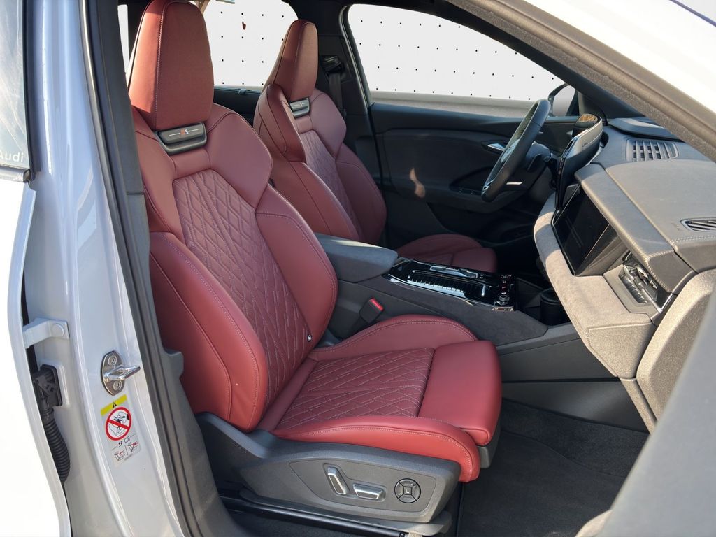 Audi SQ6 e-tron 2025