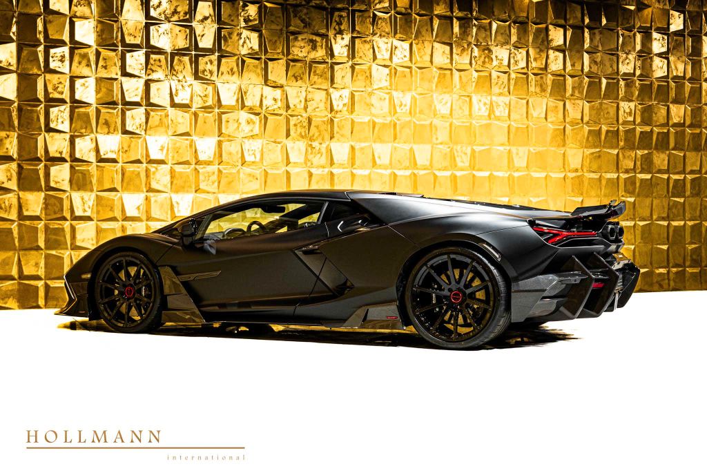 Lamborghini Revuelto