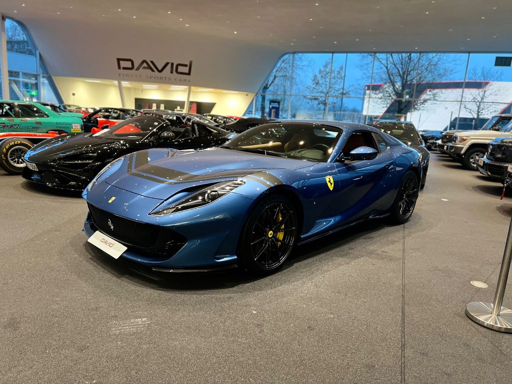 Ferrari 812 2024