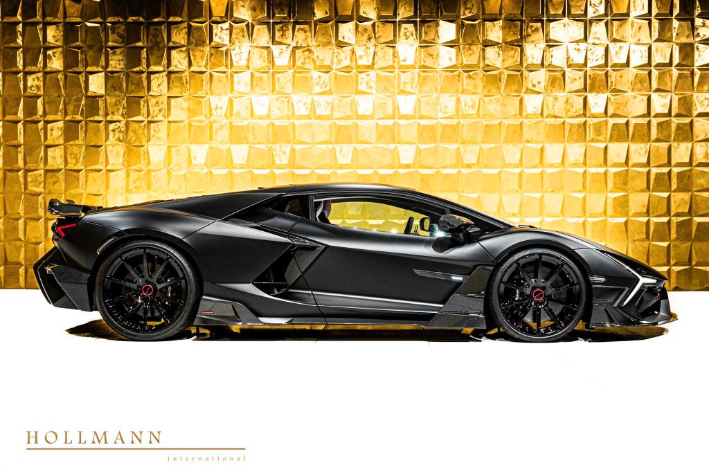 Lamborghini Revuelto