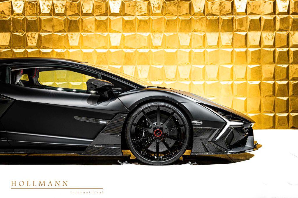 Lamborghini Revuelto