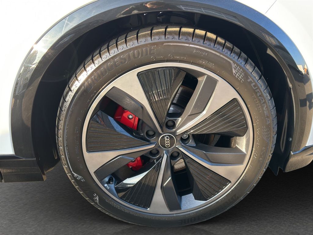 Audi SQ6 e-tron 2025