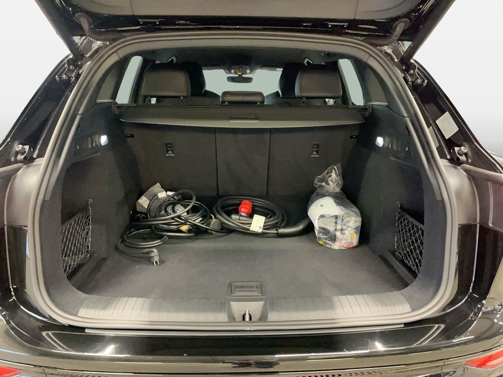 Audi Q6 e-tron 2025