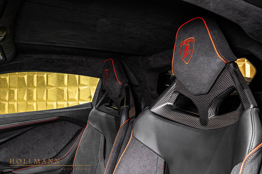 Lamborghini Revuelto