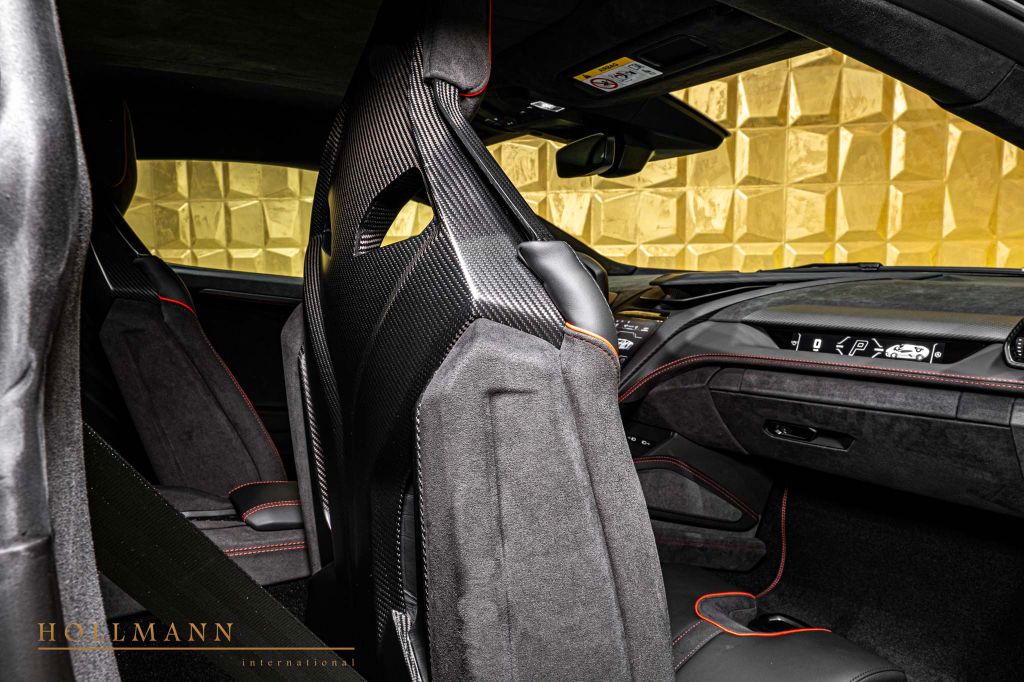 Lamborghini Revuelto