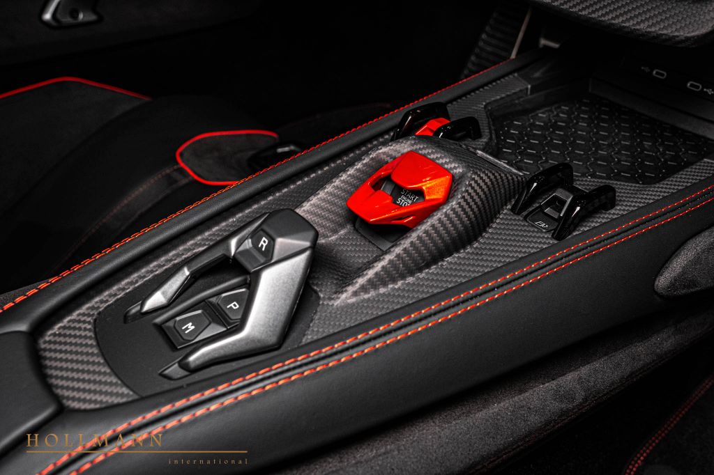 Lamborghini Revuelto