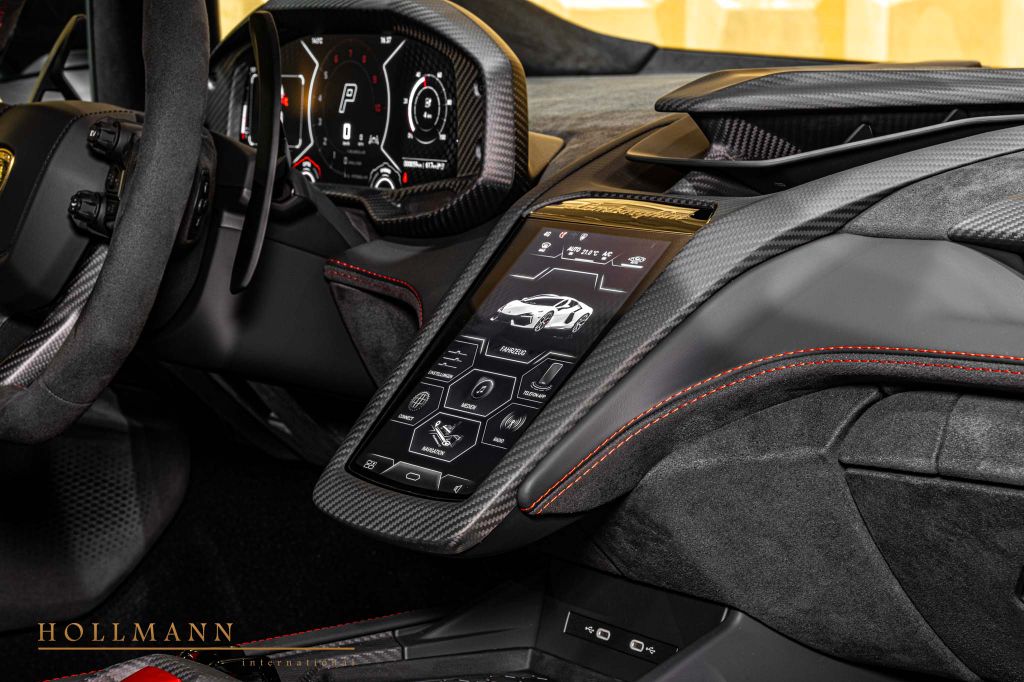 Lamborghini Revuelto