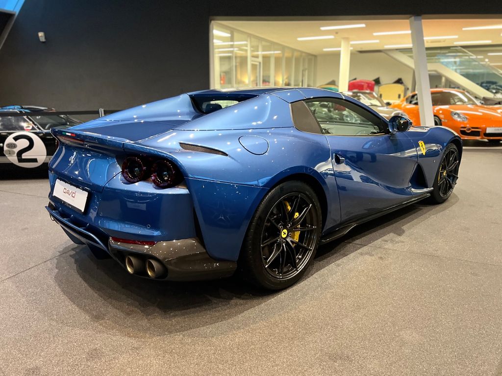 Ferrari 812 2024