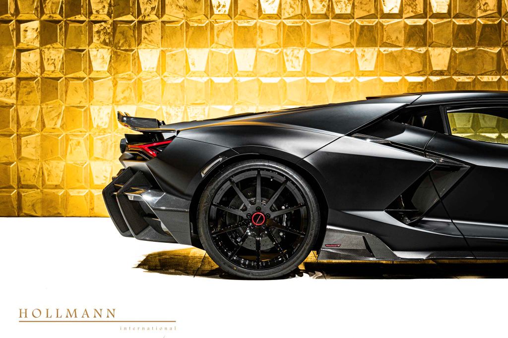 Lamborghini Revuelto