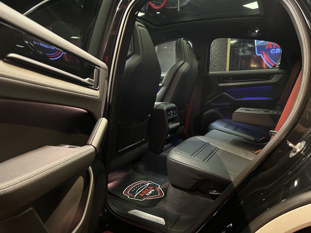 Porsche Cayenne 2025