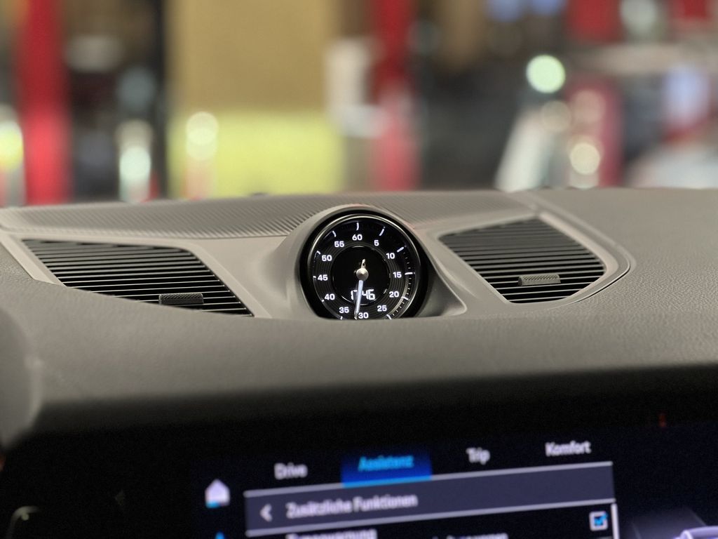 Porsche Cayenne 2025