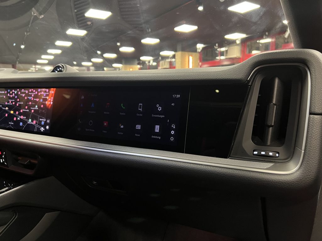 Porsche Cayenne 2025