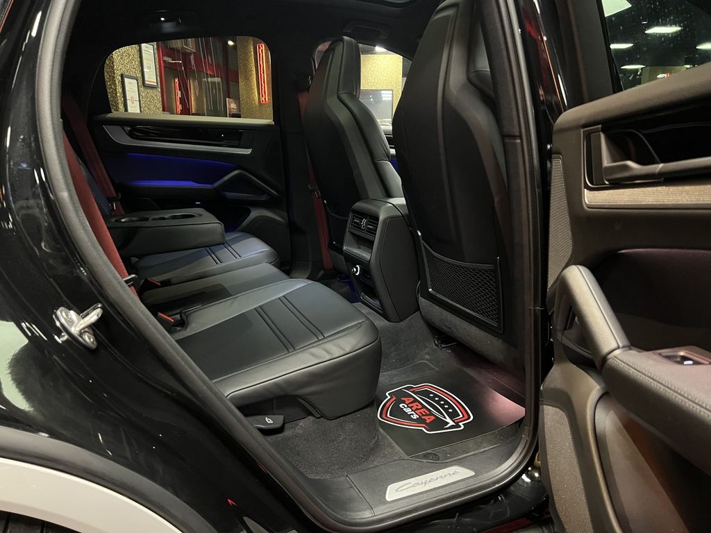 Porsche Cayenne 2025