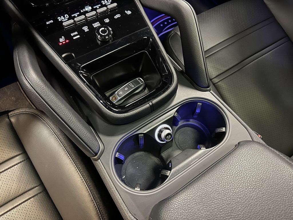 Porsche Cayenne 2025