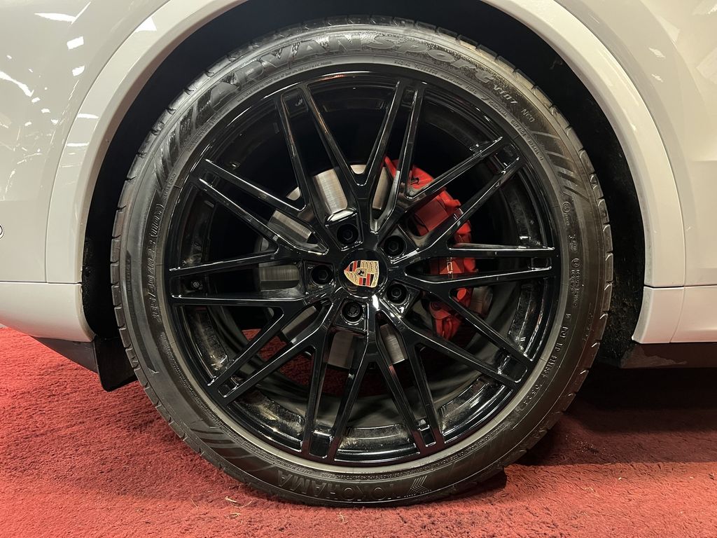 Porsche Cayenne 2025