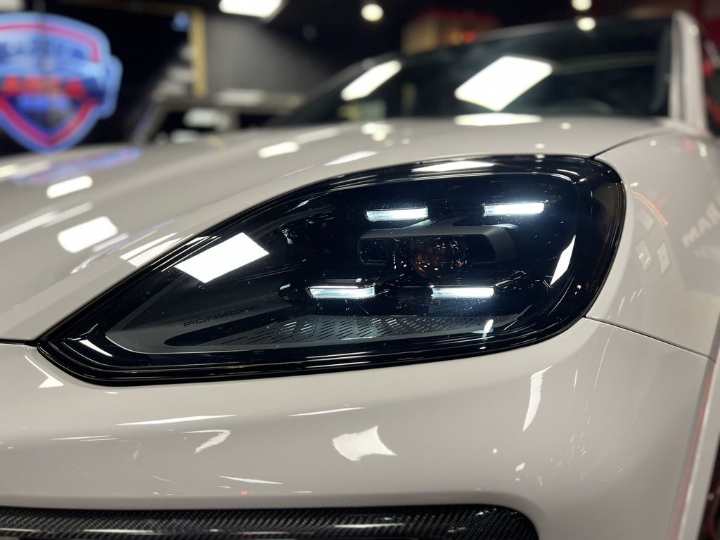 Porsche Cayenne 2025