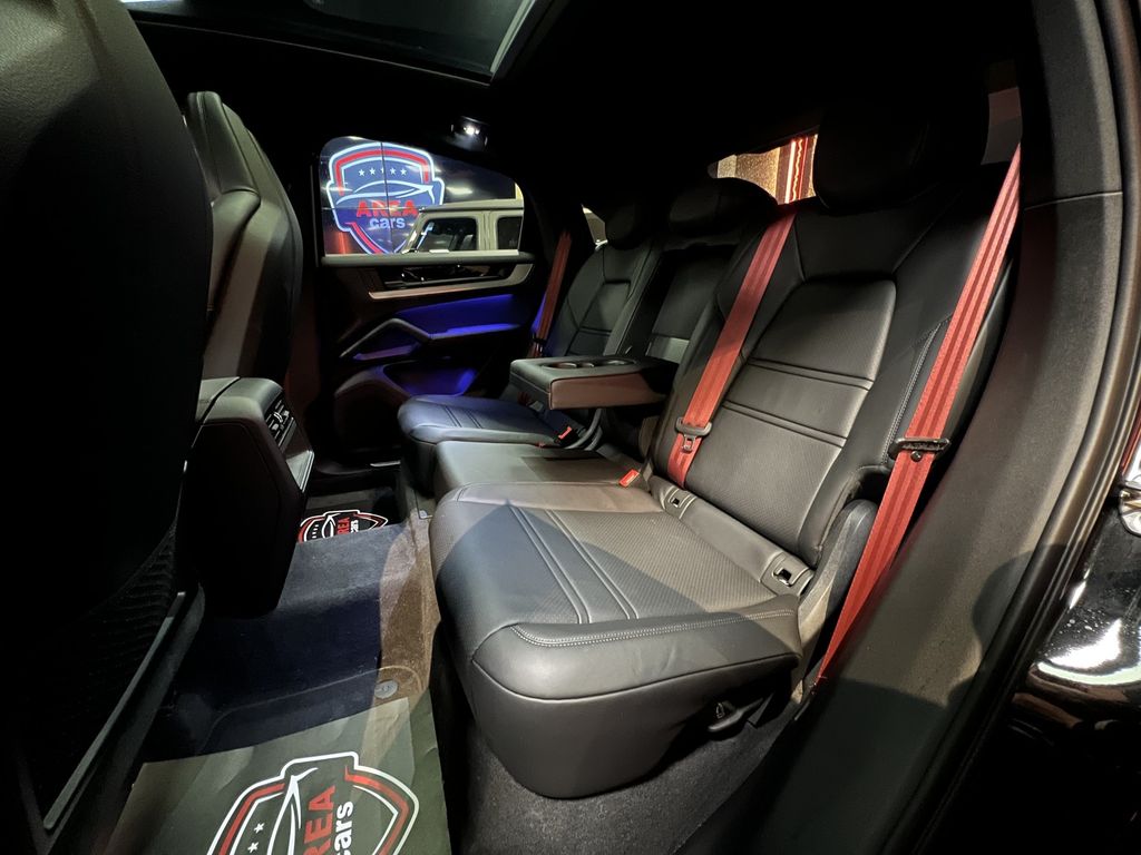 Porsche Cayenne 2025